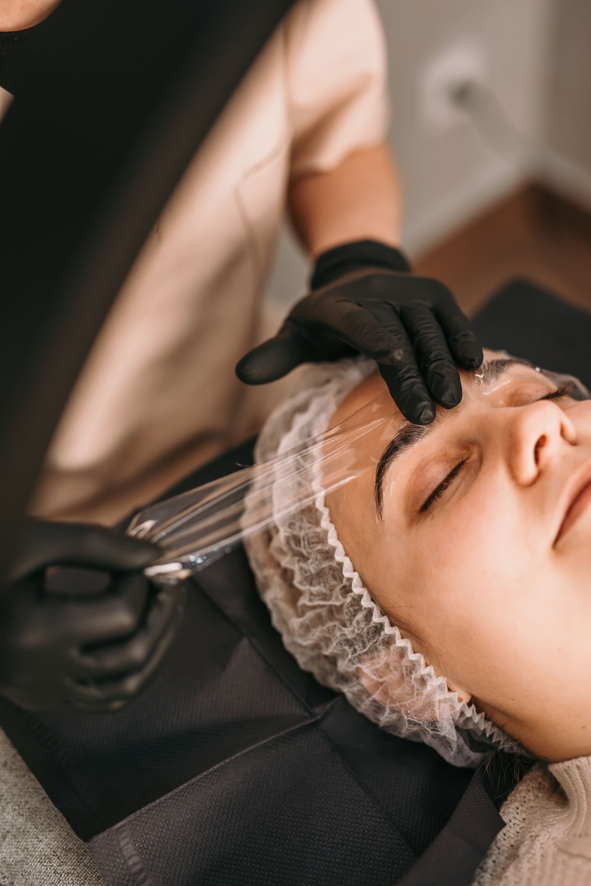 Profesjonalny salon kosmetyczny w Kętach - makijaż permanentny brwi metodą włosa