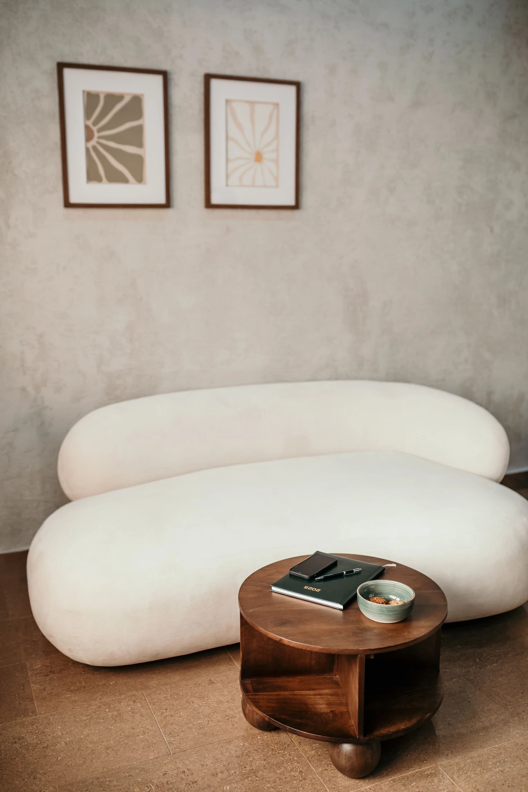 Profesjonalne przekłuwanie uszu metodą Studex System 75 w salonie Faktoria Piękna Kęty